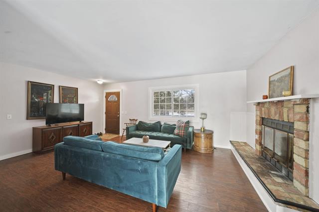 Builiding view ten for 6112 Bemis, Ypsilanti, MI. 48197