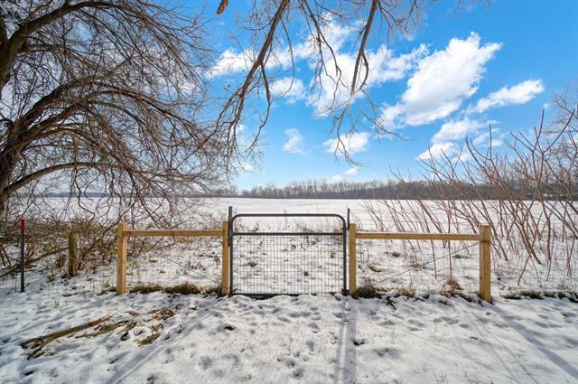 Builiding view thirty two for 6112 Bemis, Ypsilanti, MI. 48197