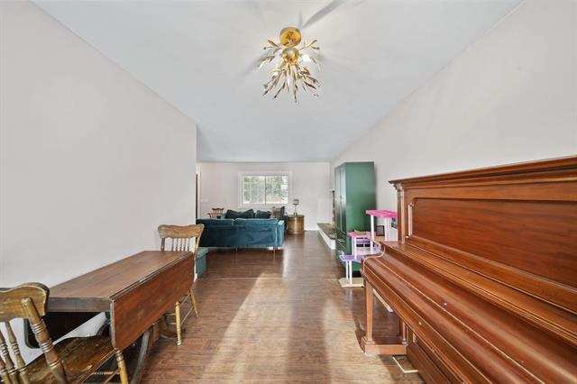 Builiding view twelve for 6112 Bemis, Ypsilanti, MI. 48197