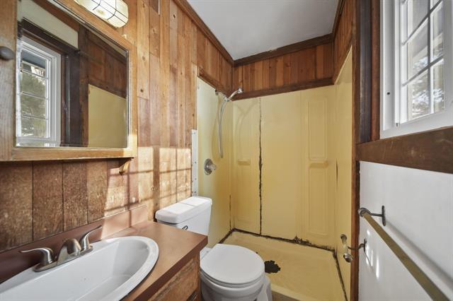 Builiding view twenty one for 6112 Bemis, Ypsilanti, MI. 48197