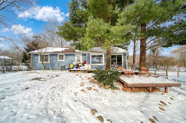 Builiding view twenty seven for 6112 Bemis, Ypsilanti, MI. 48197