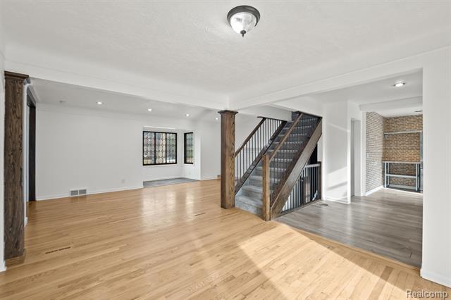 Builiding view eight for 13111 Nadine, Huntington Woods, MI. 48070