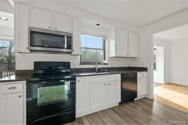 Builiding view eleven for 13111 Nadine, Huntington Woods, MI. 48070