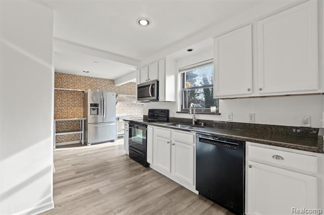 Builiding view nine for 13111 Nadine, Huntington Woods, MI. 48070