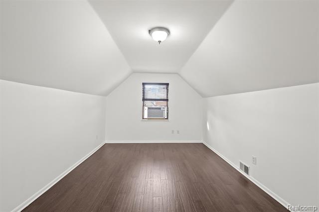 Builiding view nineteen for 13111 Nadine, Huntington Woods, MI. 48070