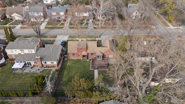 Builiding view thirty four for 13111 Nadine, Huntington Woods, MI. 48070