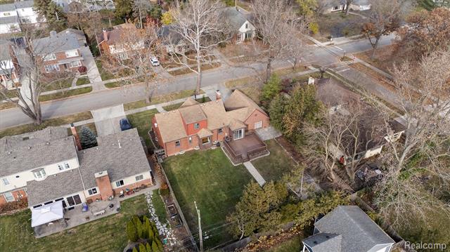 Builiding view thirty three for 13111 Nadine, Huntington Woods, MI. 48070