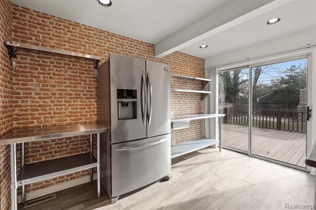 Builiding view twelve for 13111 Nadine, Huntington Woods, MI. 48070