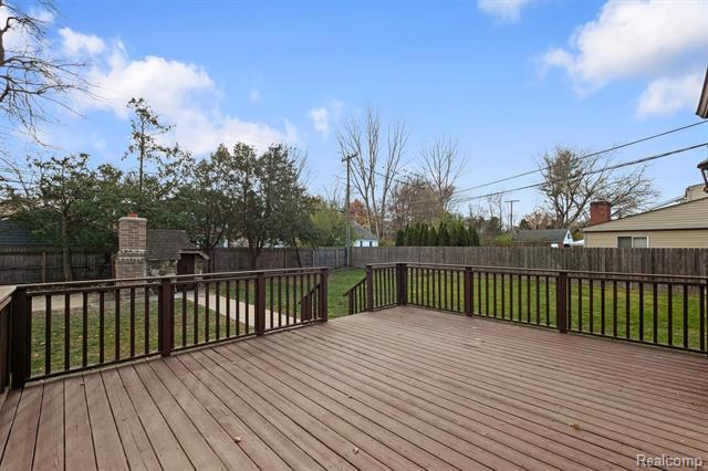 Builiding view twenty eight for 13111 Nadine, Huntington Woods, MI. 48070