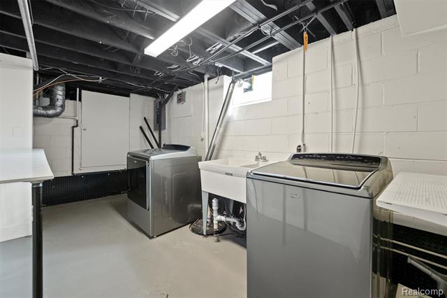 Builiding view twenty four for 13111 Nadine, Huntington Woods, MI. 48070