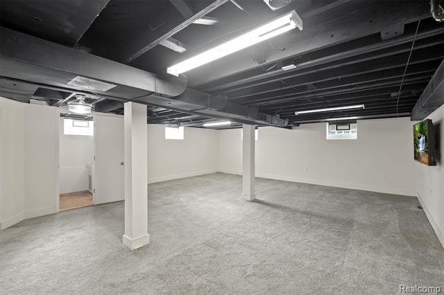 Builiding view twenty two for 13111 Nadine, Huntington Woods, MI. 48070