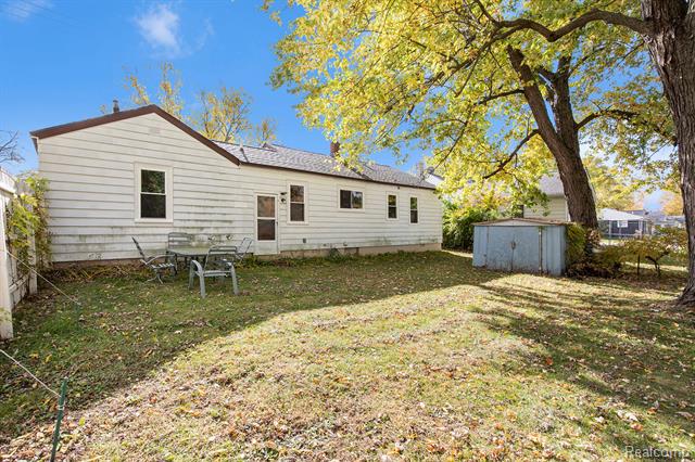 Builiding view nineteen for 205 Grove, Otisville, MI. 48463