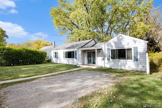 Builiding view two for 205 Grove, Otisville, MI. 48463