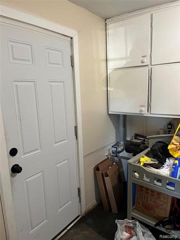 Builiding view thirteen for 7057 Lapeer, Davison, MI. 48423