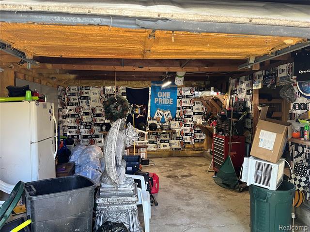 Builiding view twenty one for 7057 Lapeer, Davison, MI. 48423