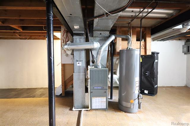 Builiding view seventeen for 36862 Park Place, Sterling Heights, MI. 48310