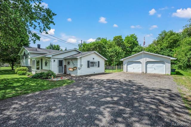 Builiding view five for 3157 Irish, Davison, MI. 48423