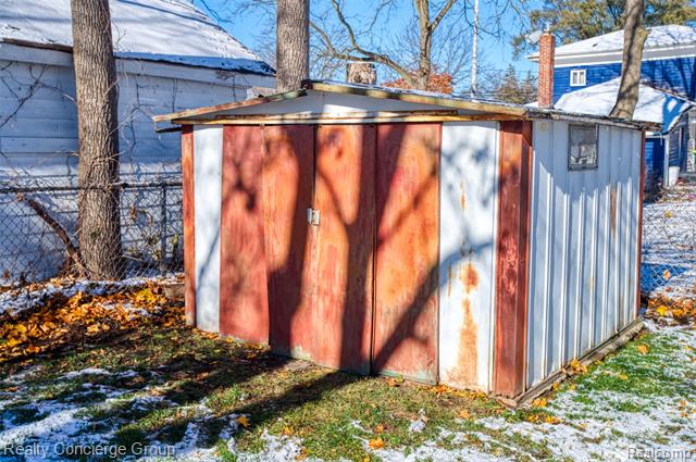 Builiding view twenty three for 104 John, Durand, MI. 48429