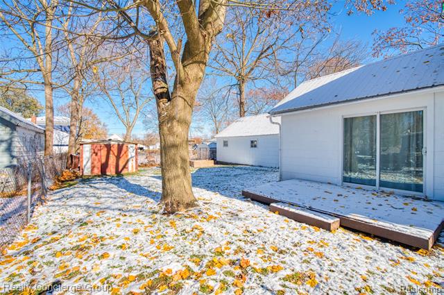 Builiding view twenty two for 104 John, Durand, MI. 48429