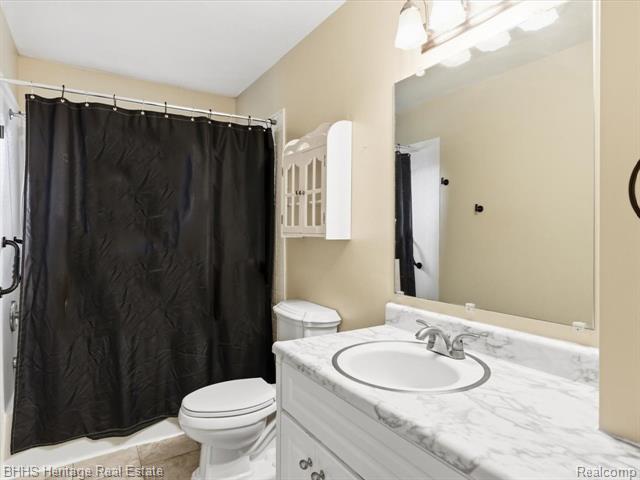 Builiding view eighteen for 12215 Linden, Linden, MI. 48451