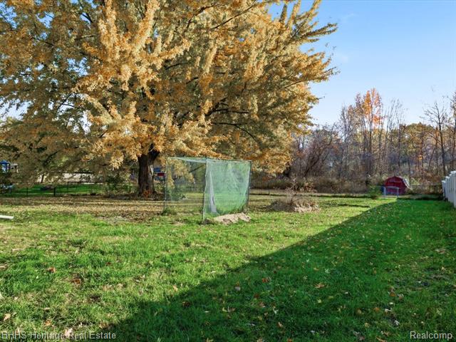 Builiding view twenty five for 12215 Linden, Linden, MI. 48451