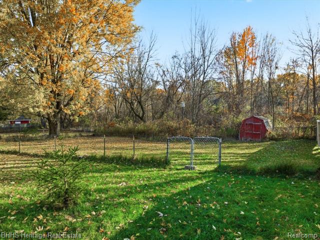 Builiding view twenty six for 12215 Linden, Linden, MI. 48451