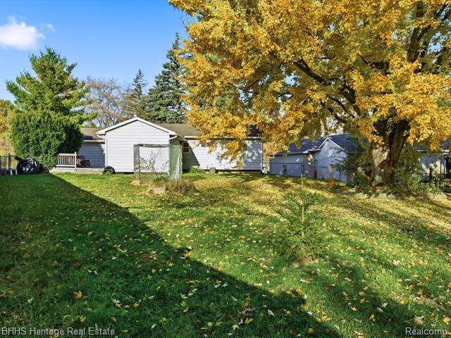 Builiding view twenty three for 12215 Linden, Linden, MI. 48451