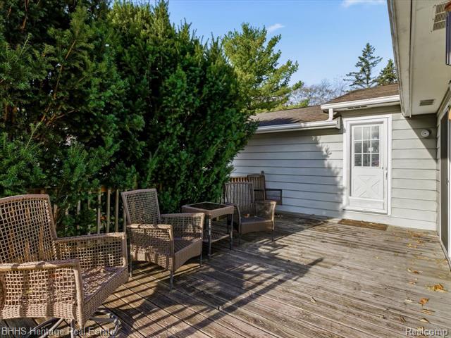 Builiding view twenty two for 12215 Linden, Linden, MI. 48451