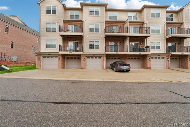 Builiding view thirty one for 39675 Springwater, Northville, MI. 48168