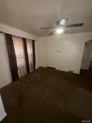 Builiding view eighteen for 9180 Hartwell, Detroit, MI. 48228