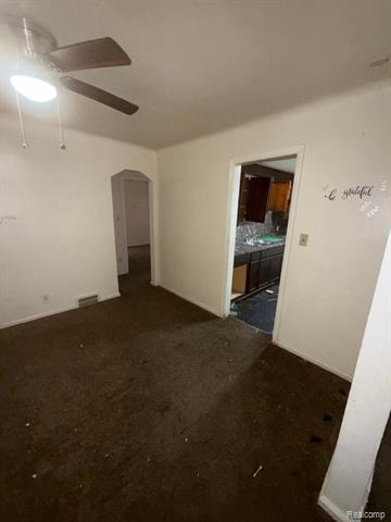 Builiding view nineteen for 9180 Hartwell, Detroit, MI. 48228