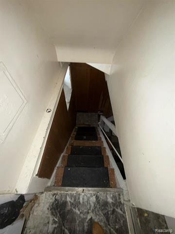 Builiding view thirty eight for 9180 Hartwell, Detroit, MI. 48228