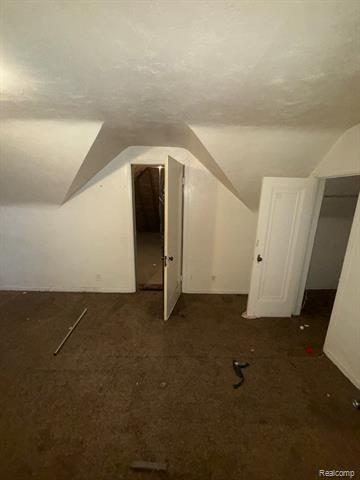 Builiding view thirty four for 9180 Hartwell, Detroit, MI. 48228