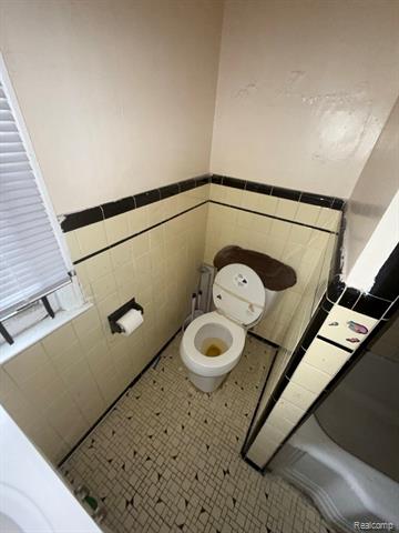 Builiding view twenty seven for 9180 Hartwell, Detroit, MI. 48228