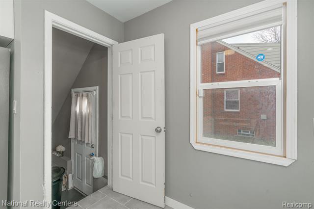 Builiding view eighteen for 19026 Curtis, Detroit, MI. 48219