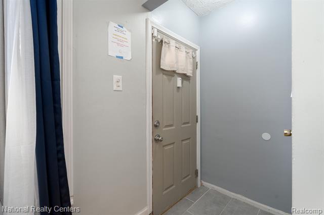 Builiding view five for 19026 Curtis, Detroit, MI. 48219