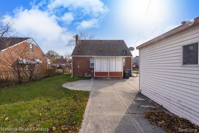 Builiding view forty for 19026 Curtis, Detroit, MI. 48219