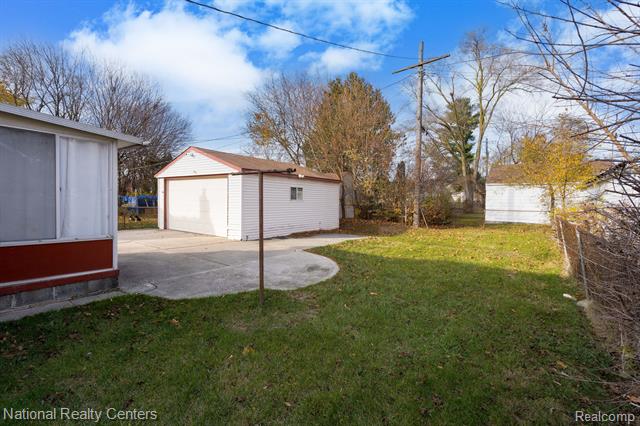 Builiding view thirty nine for 19026 Curtis, Detroit, MI. 48219