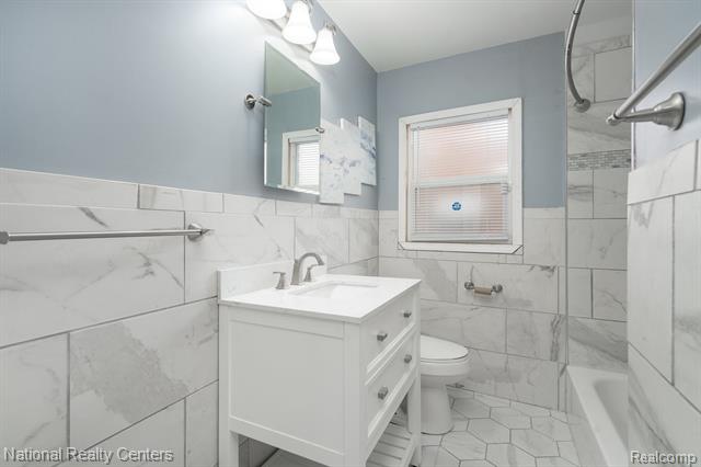 Builiding view twenty three for 19026 Curtis, Detroit, MI. 48219