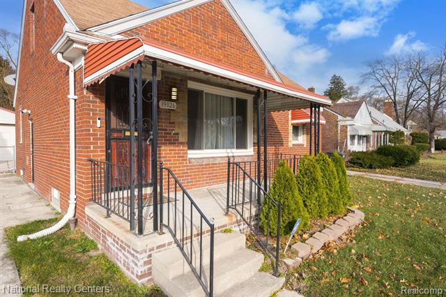 Builiding view two for 19026 Curtis, Detroit, MI. 48219