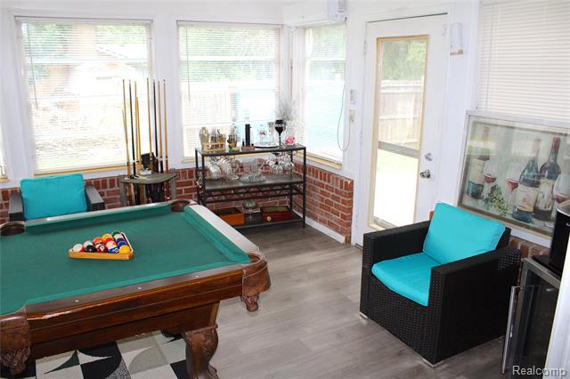 Builiding view thirty five for 5095 Camborne, Flint, MI. 48504