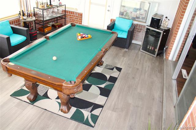 Builiding view thirty four for 5095 Camborne, Flint, MI. 48504