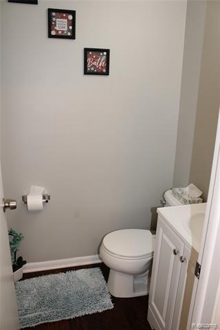 Builiding view thirty one for 5095 Camborne, Flint, MI. 48504