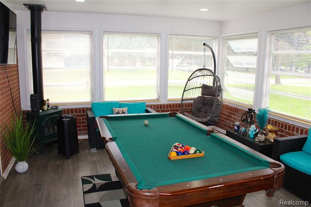 Builiding view thirty three for 5095 Camborne, Flint, MI. 48504