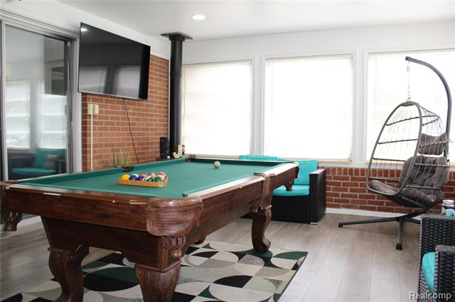 Builiding view thirty two for 5095 Camborne, Flint, MI. 48504