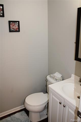 Builiding view thirty for 5095 Camborne, Flint, MI. 48504