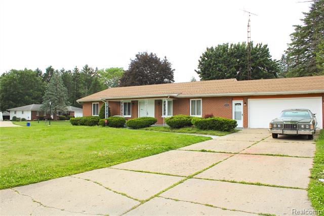 Builiding view three for 5095 Camborne, Flint, MI. 48504