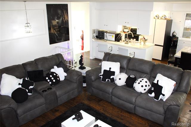 Builiding view twelve for 5095 Camborne, Flint, MI. 48504