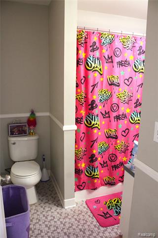 Builiding view twenty nine for 5095 Camborne, Flint, MI. 48504