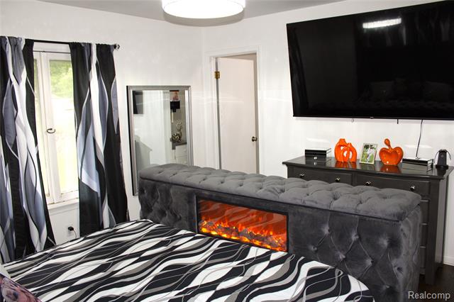 Builiding view twenty six for 5095 Camborne, Flint, MI. 48504